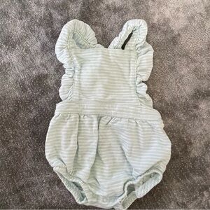 Cat & Jack Ruffle Romper Infant Baby Girl - 3m